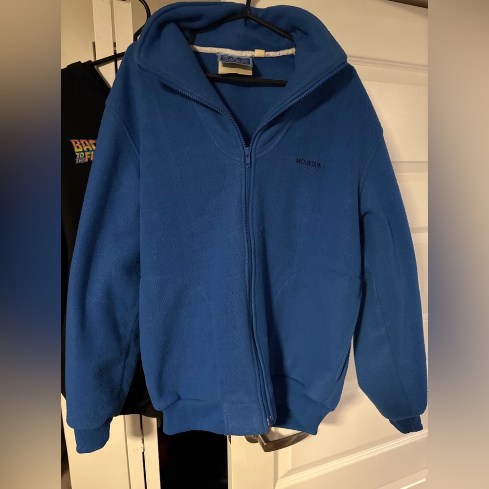 Mountain Gear Retro 1980s
Blue winter fleece zip-up
XL